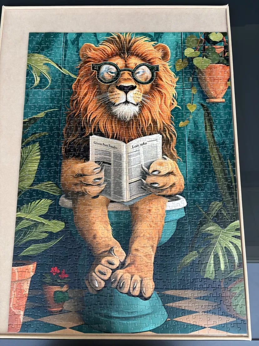 Reading Lion in Bathroom — Réalisation de @emiliejh