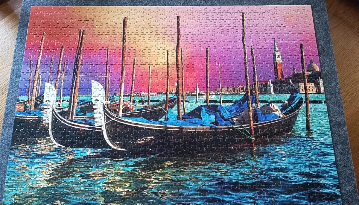 Gondola Pointed Boat